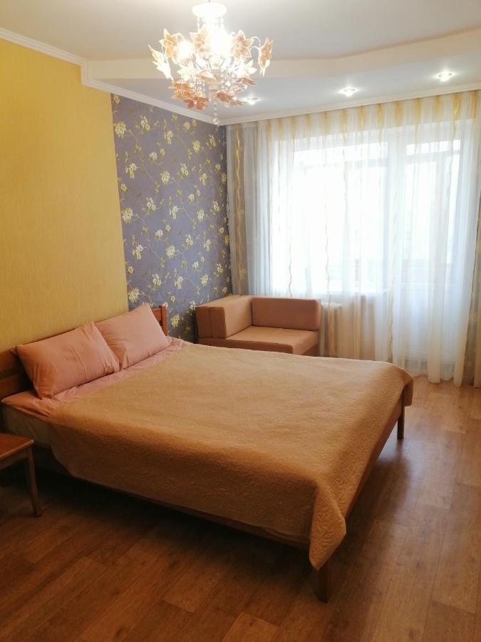 Уютная Квартира На Лётной 6 Csernyihiv Kültér fotó